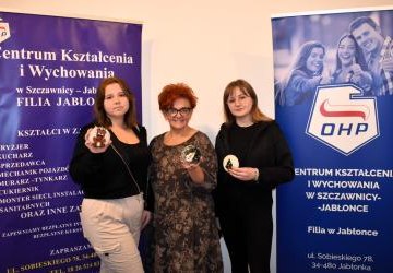 ŚWIĄTECZNA ARTETERAPIA W JABŁONCE
