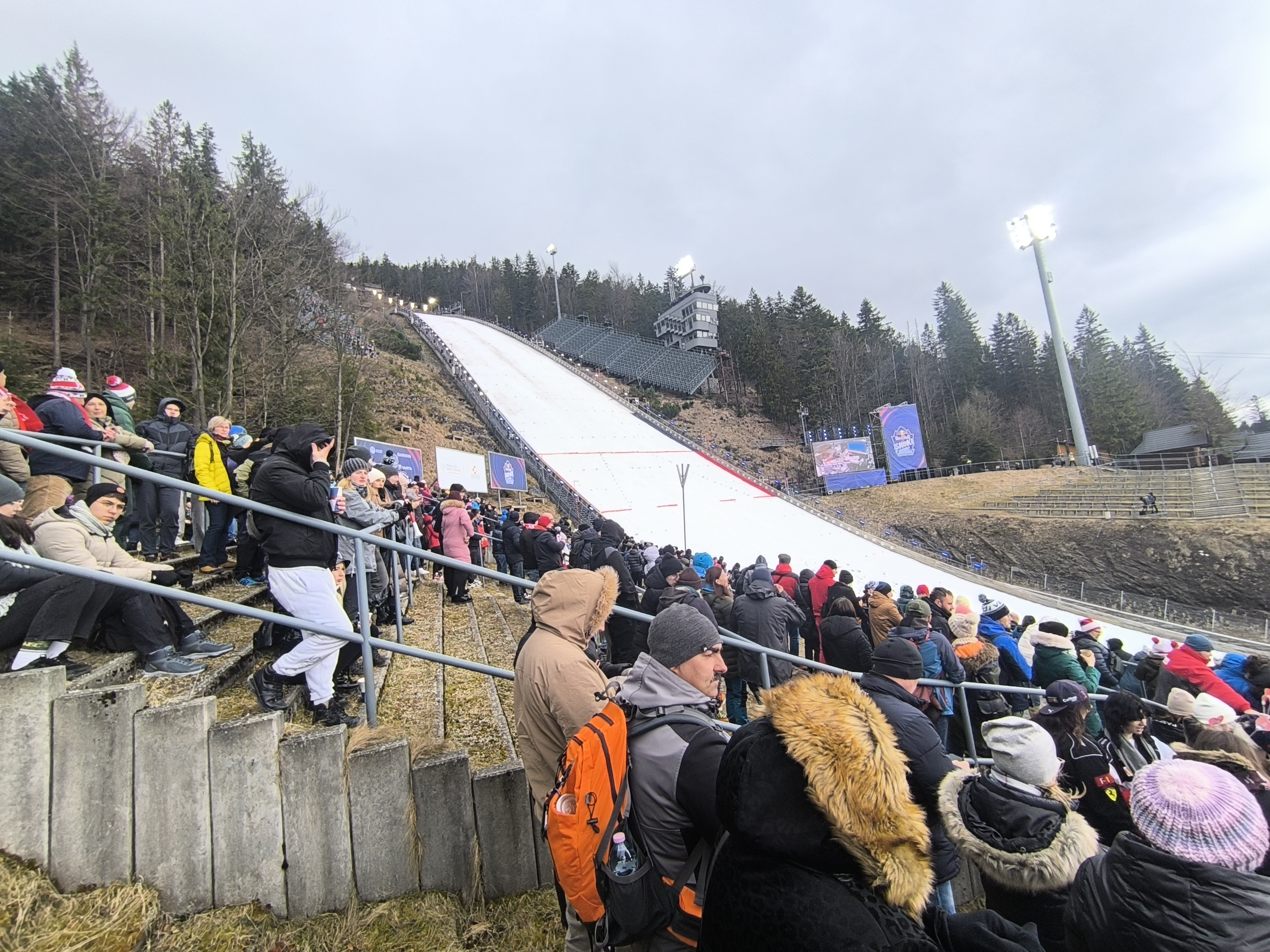 RED BULL – SKOK W PUNKT
