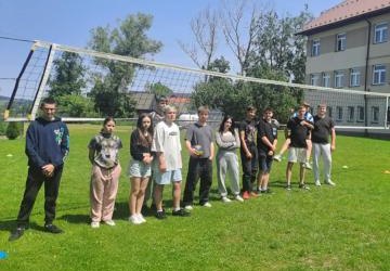 SPORTOWE EMOCJE W SŁOŃCU - MECZ SIATKÓWKI