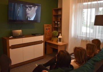 SEANS FILMOWY – WSPÓLNE ROZMOWY I OCENA EKRANIZACJI