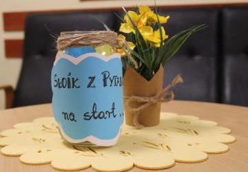 🎉 „SŁOIK Z PYTANIAMI NA START” - WIECZÓR INTEGRACYJNY W CKIW OHP SZCZAWNICA – 🎉