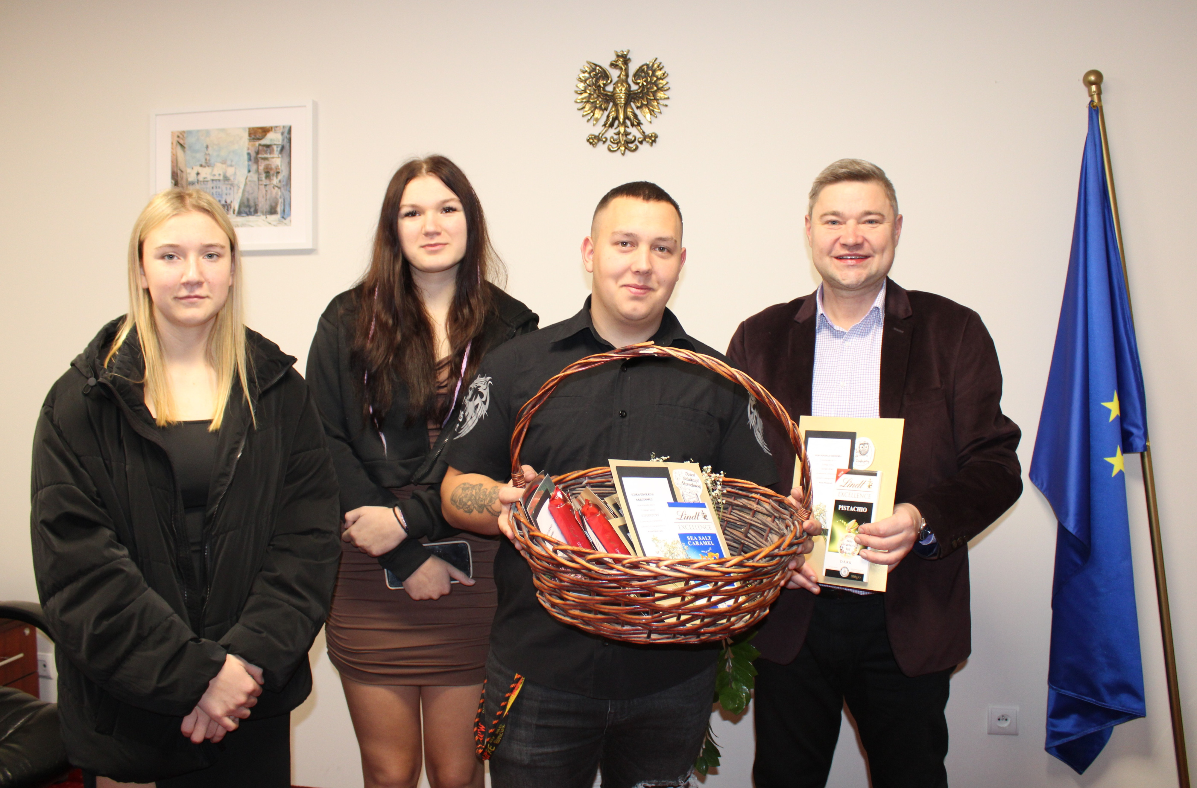 DZIĘKUJEMY ZA WASZĄ PASJĘ I ZAANGAŻOWANIE – ŻYCZENIA Z OKAZJI DNIA EDUKACJI NARODOWEJ