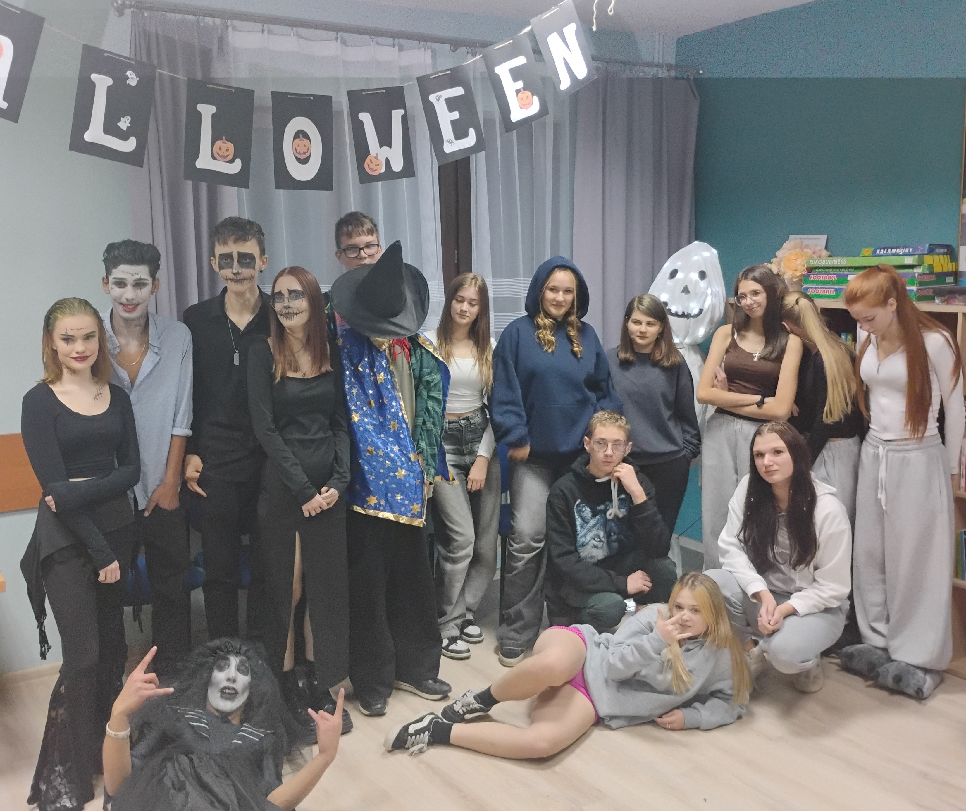 „GDY DUCHY TAŃCZĄ W RYTMIE OHP”. BAL HALLOWEEN W CKIW SZCZAWNICA–JABŁONKA