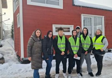 W ŚWIECIE MAŁYCH DOMÓW – WIZYTA MŁODZIEŻY W TINY HOUSE DESIGN