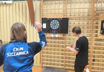 MŁODZIEŻ Z PASJĄ DO RYWALIZACJI – UDANE ZAWODY W DARTA