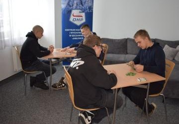 INTEGRACYJNE POPOŁUDNIE Z GRAMI KARCIANYMI