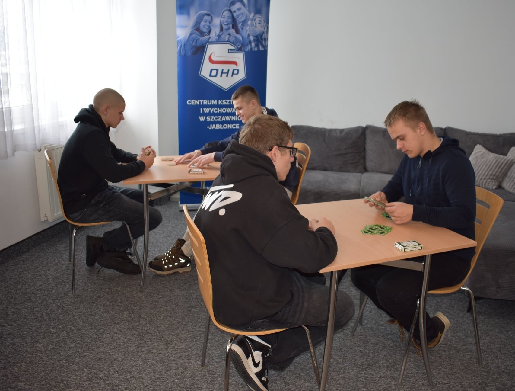 INTEGRACYJNE POPOŁUDNIE Z GRAMI KARCIANYMI