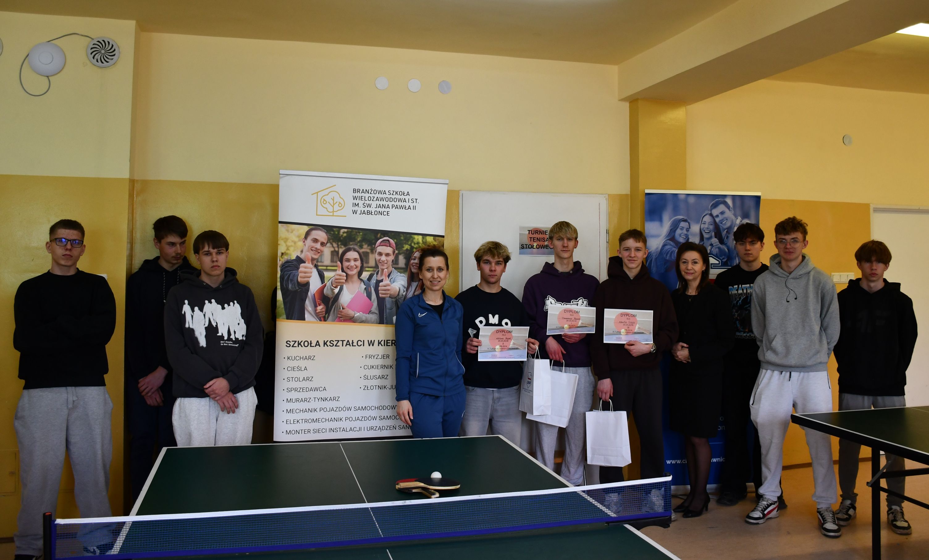 TURNIEJ TENISA STOŁOWEGO