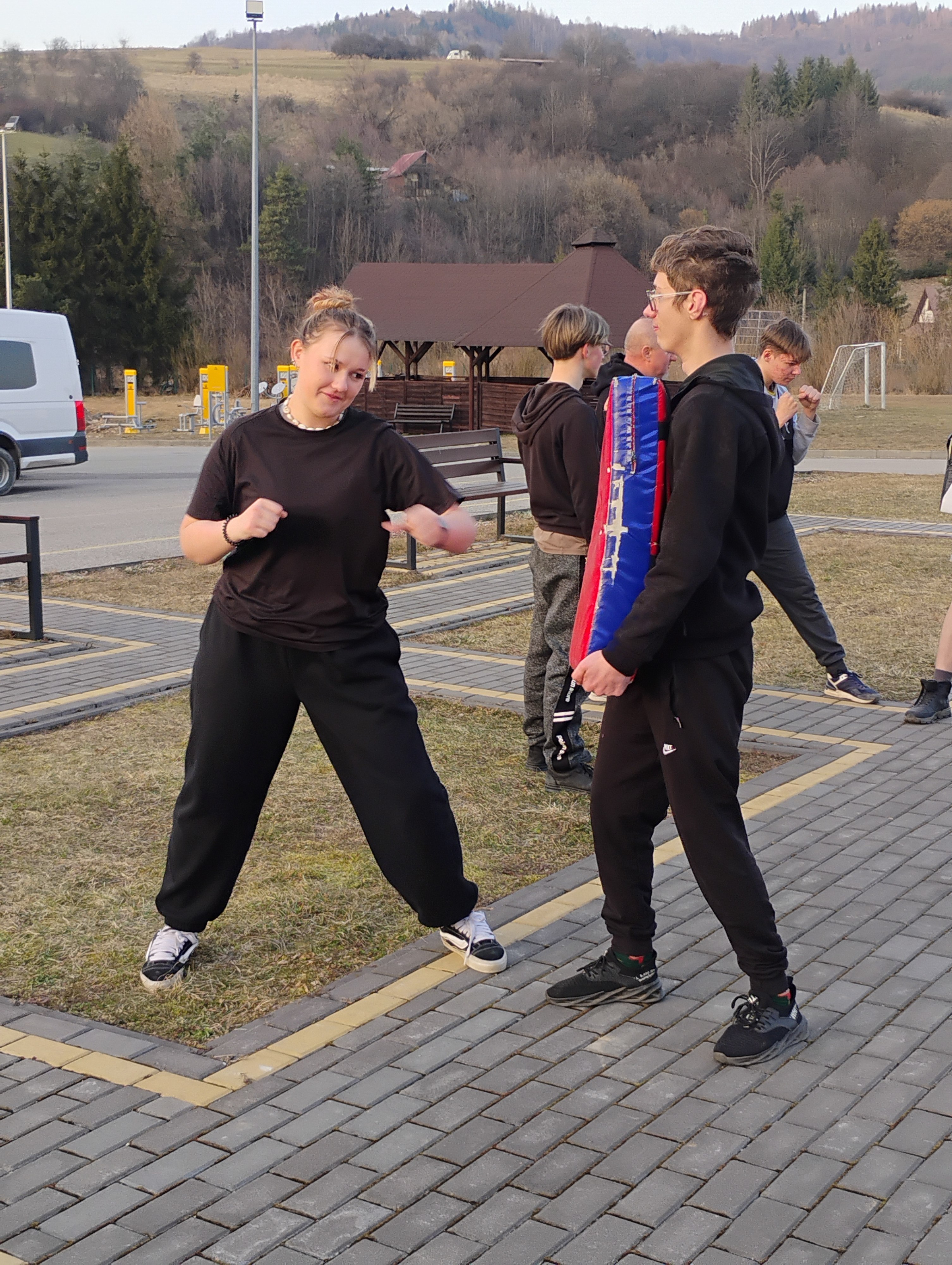 ⚡ SZYBKA REAKCJA TO PODSTAWA-MŁODZIEŻ TRENUJE SAMOOBRONĘ