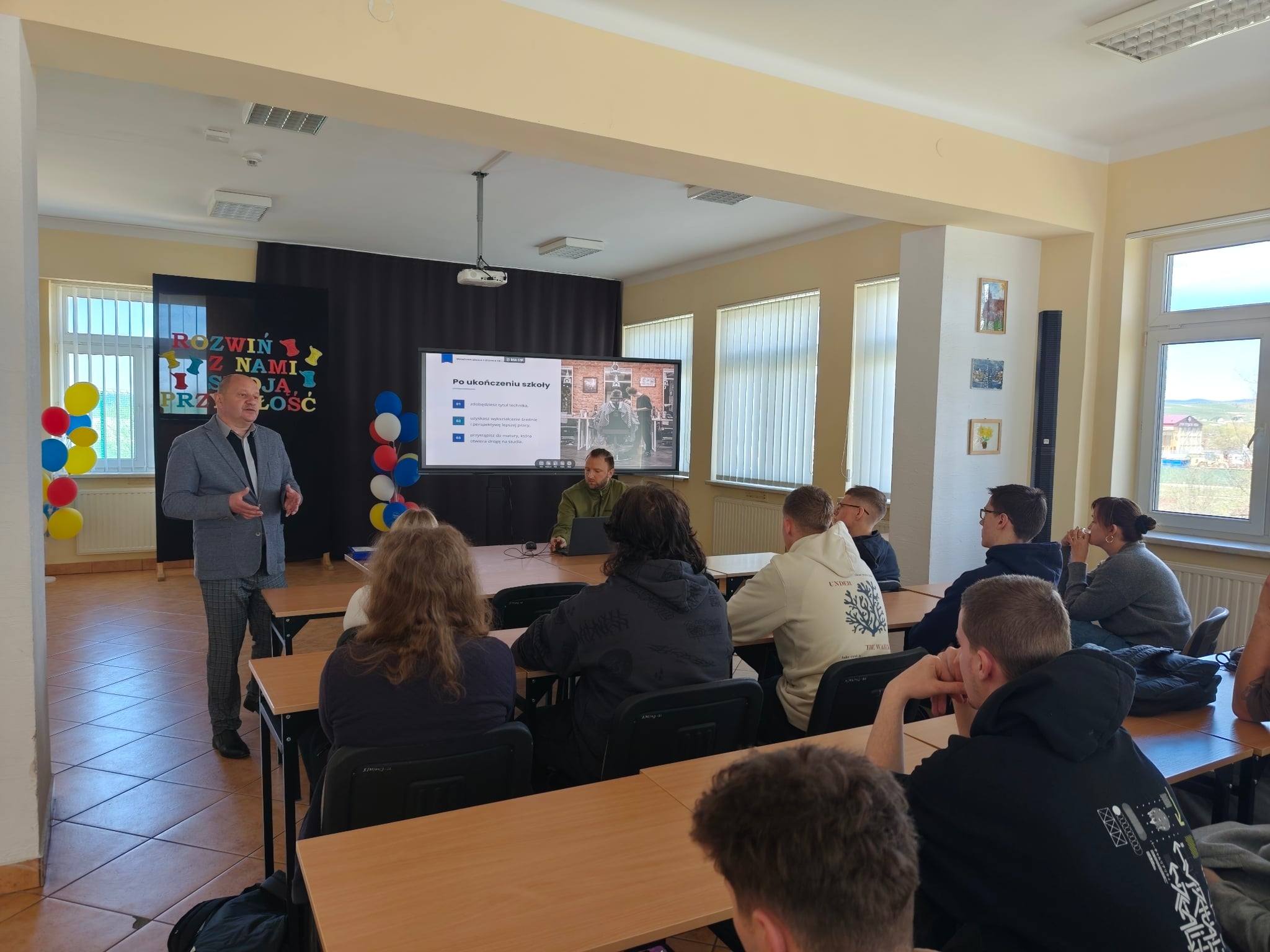 „Świadoma droga rozwoju” – możliwości kształcenia i planowania przyszłości zawodowej