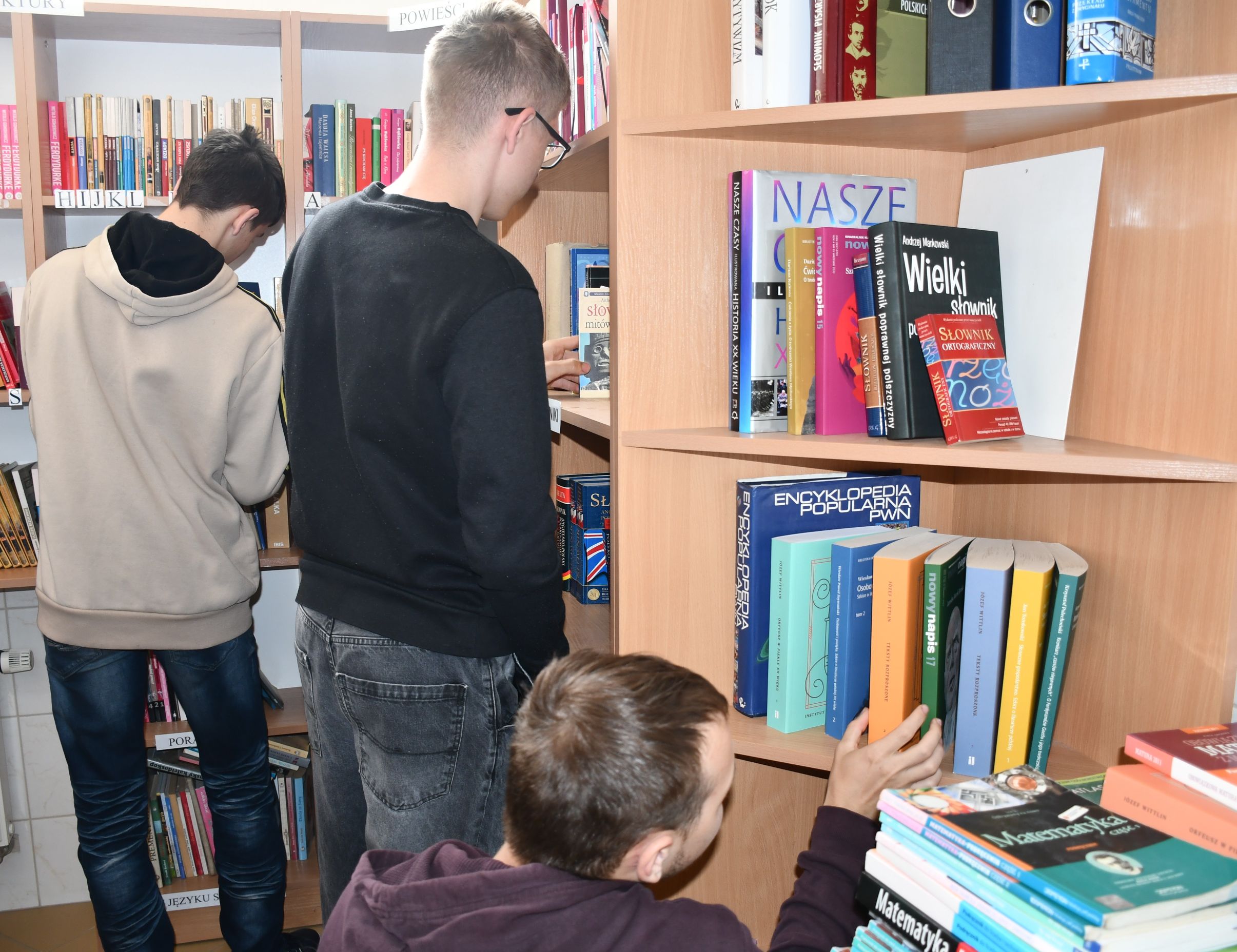DZIEŃ BIBLIOTEKARZA I BIBLIOTEK