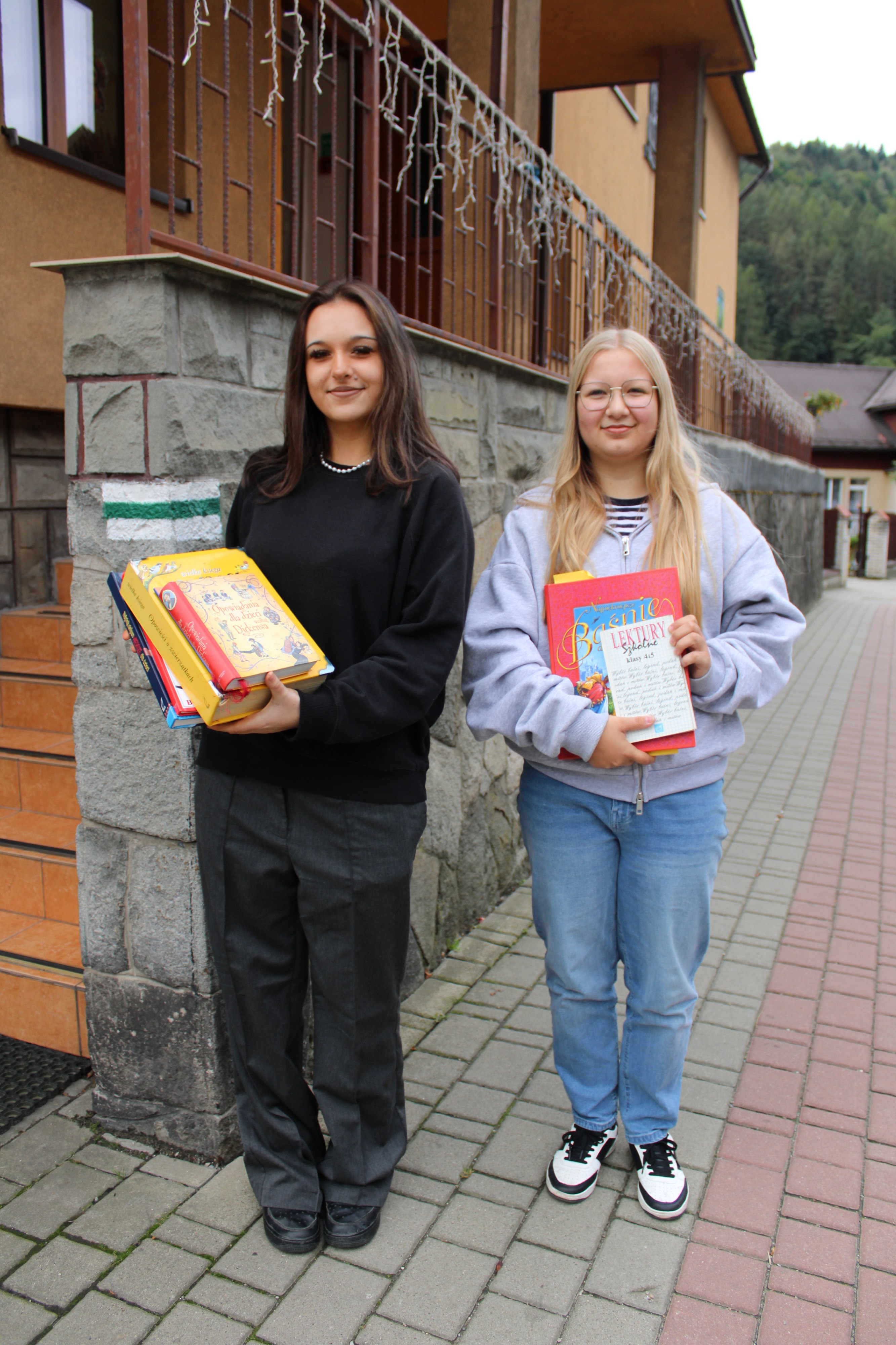 📚✨ Małe uszy, wielkie historie – czyli głośne czytanie w Szczawnicy! ✨📖