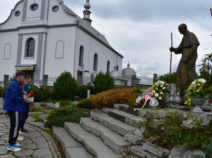 PAMIĘTAMY – 101 rocznica urodzin  Karola Wojtyły