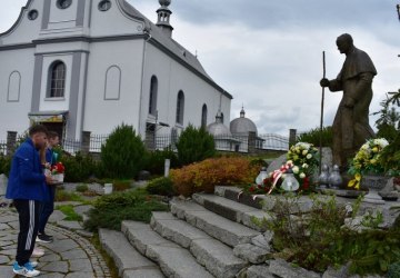 PAMIĘTAMY – 101 rocznica urodzin  Karola Wojtyły